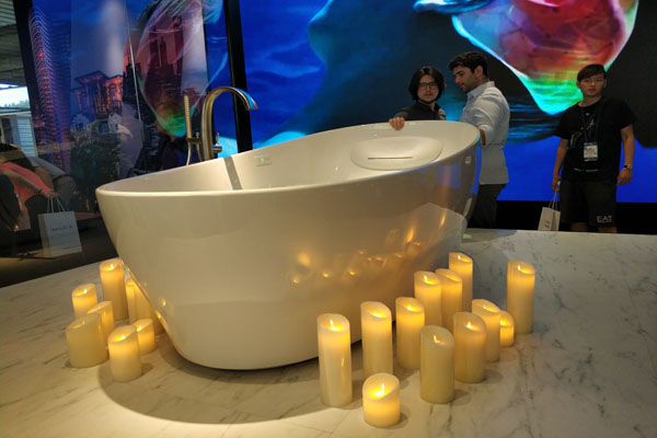 TOTO悬浮浴缸 “水魔力技术”享受按摩放松